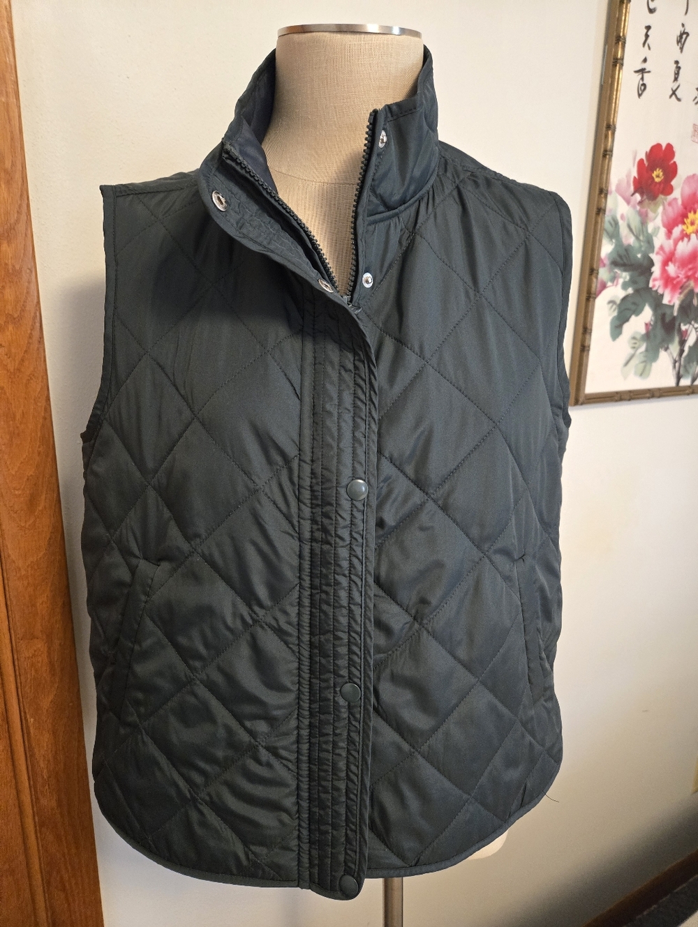 MAURICES Quilted Sleeveless Puffer Vest - Dark Green. Size Large.